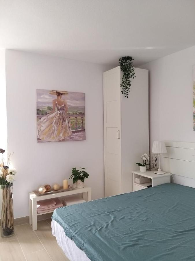 Neu Renoviertes, Huebsches Und Gemuetliches Appartement Mit Balkon Und Meerblick Costa De Antigua Kültér fotó