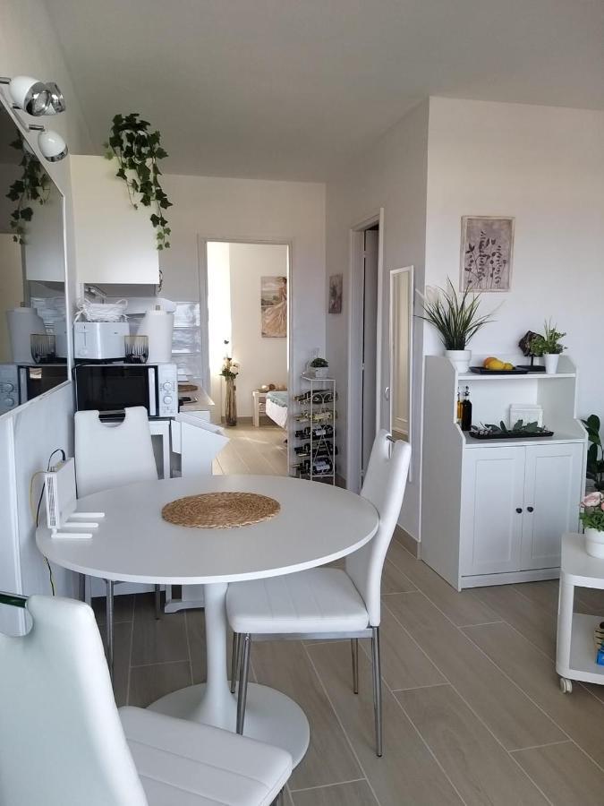 Neu Renoviertes, Huebsches Und Gemuetliches Appartement Mit Balkon Und Meerblick Costa De Antigua Kültér fotó